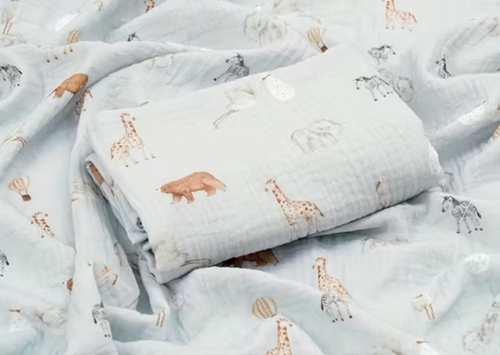 Girafe Muslin Blanket | Essentials